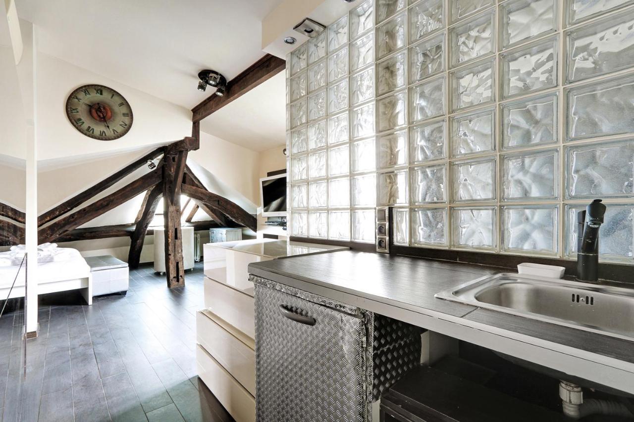 Pick A Flat'S Apartments In Le Marais - Rue Saint Merri Paris Exterior photo