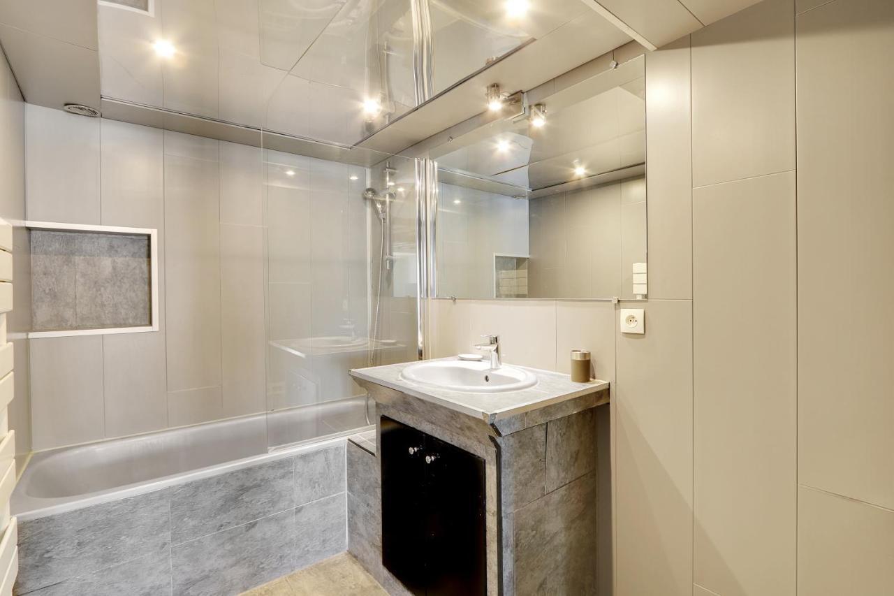 Pick A Flat'S Apartments In Le Marais - Rue Saint Merri Paris Exterior photo